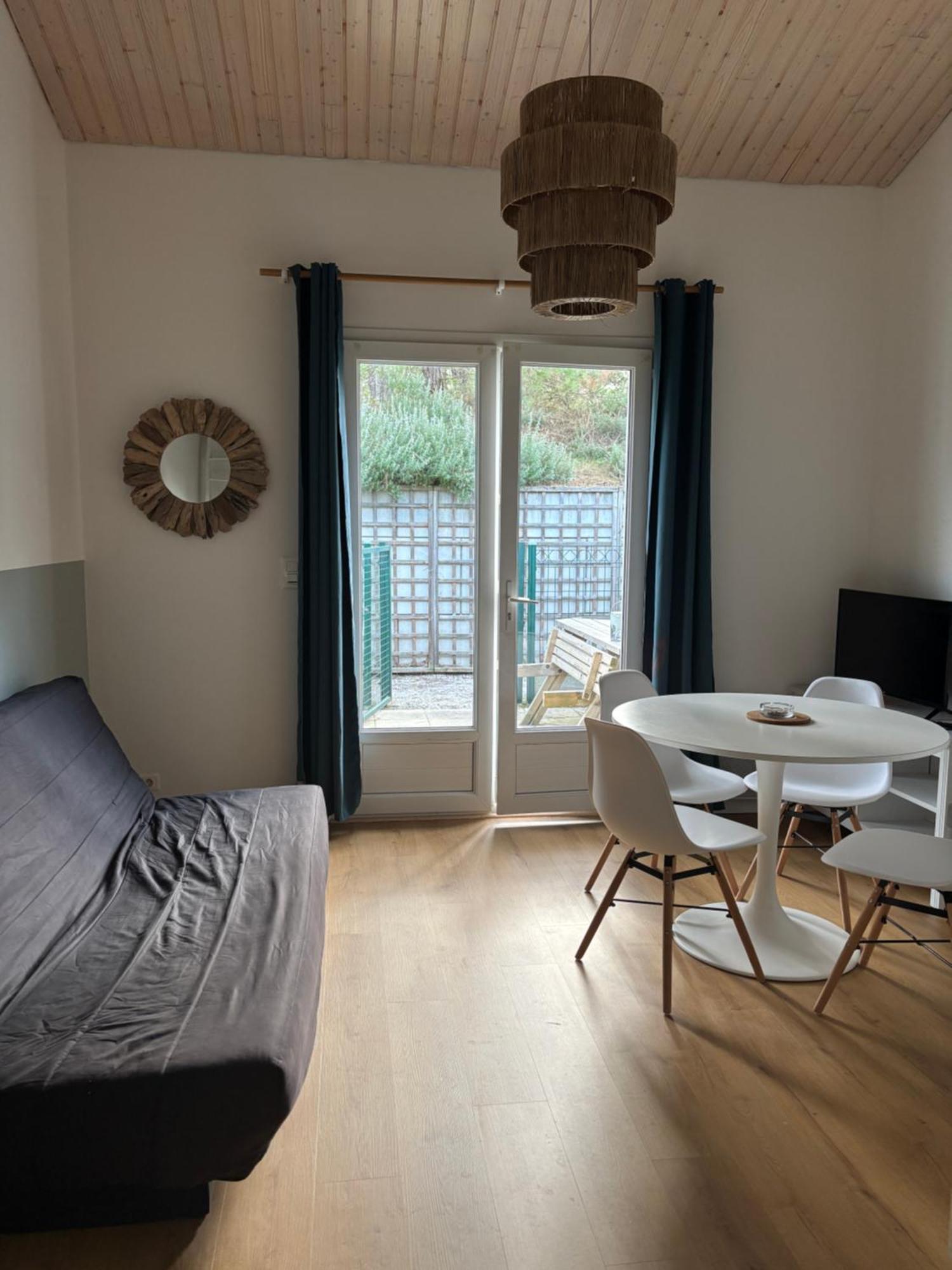 Cottages Des Pins Сент-Илер-де-Рие Екстериор снимка